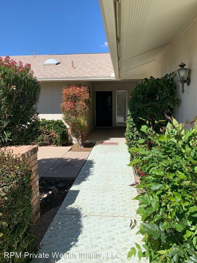 Foto del edificio - 12810 W Shadow Hills Dr