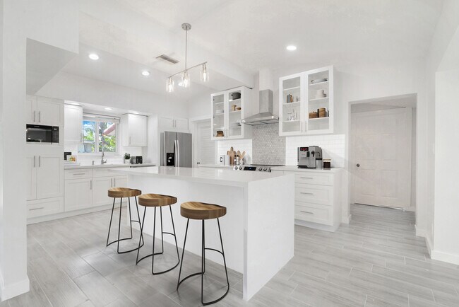 Foto del edificio - 2448 NE 27th Terrace