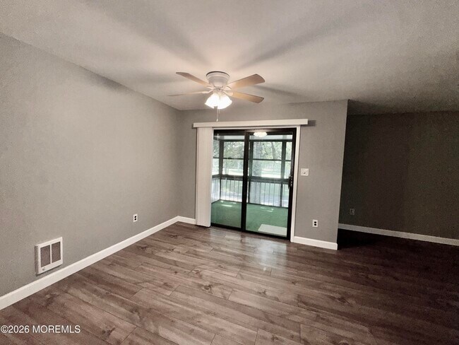 Building Photo - 119 Amberly Dr