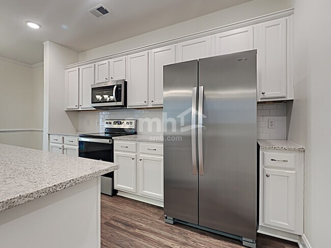 Foto del edificio - 606 W Lionel Rd