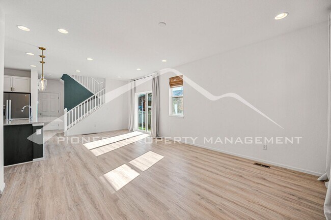Foto del edificio - Spacious Home with Fenced Yard and Washer/Dryer
