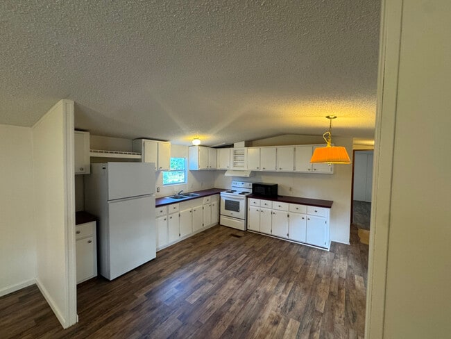 Building Photo - 1341 County Rd 1135