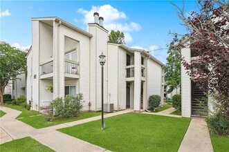 Building Photo - 201 Parkview Blvd