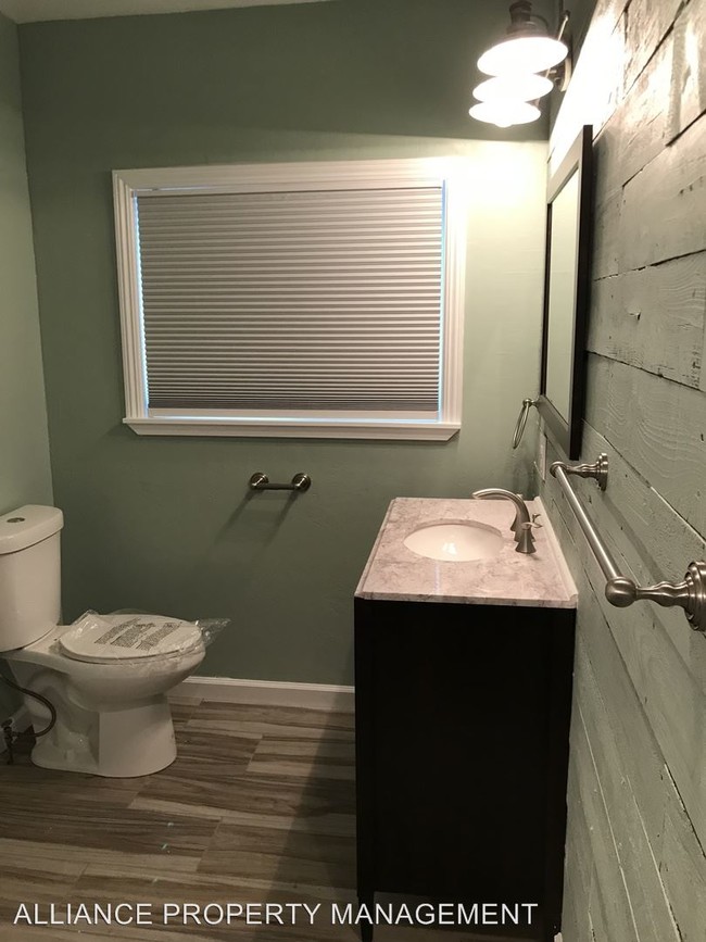 Building Photo - 365 Arata Ln