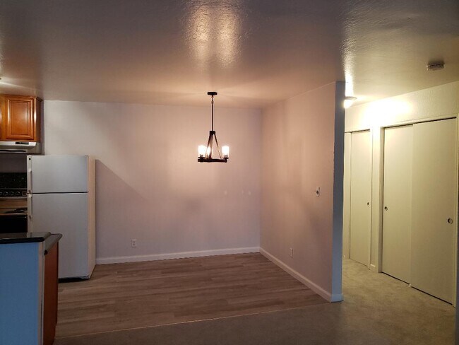 Foto del edificio - 375 Jayne Ave