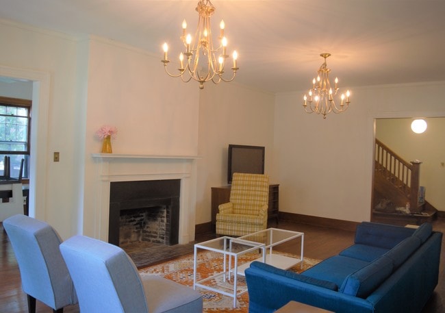 Foto del edificio - 907 S Busey Ave