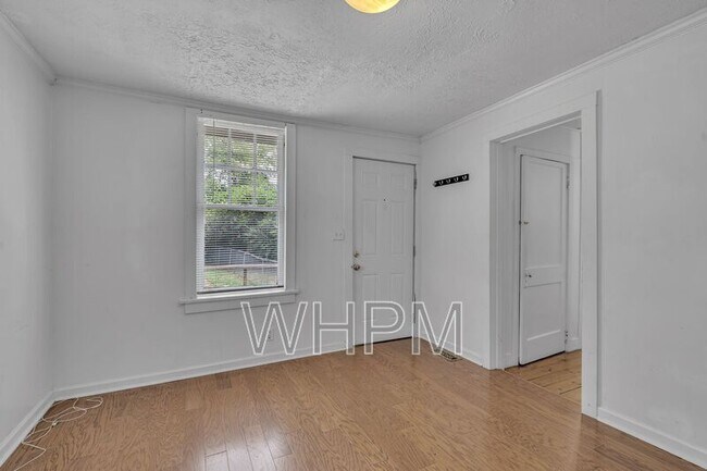 Building Photo - 402 Acklen Park Dr