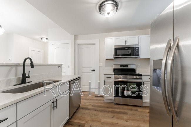 Foto del edificio - 874 Fletcher Ave