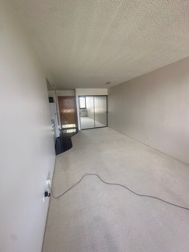 Building Photo - Studio, 1 Bath, 1 Parking - Plaza Landmark