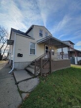 Building Photo - 7592 Maxwell Ave