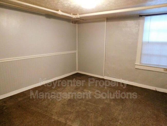 Building Photo - 404 Cherry Ave