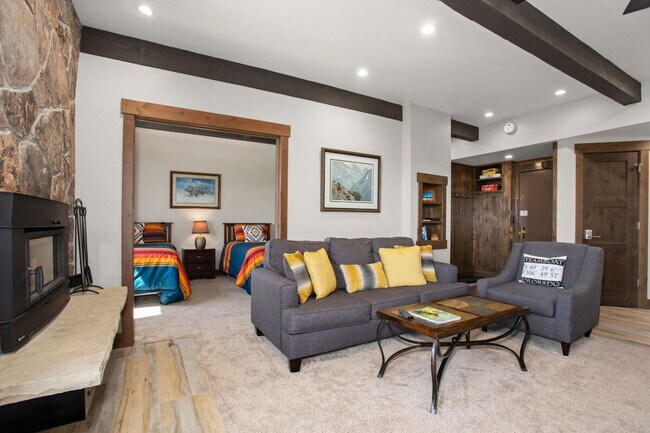 Foto del edificio - 2275 Storm Meadows Dr