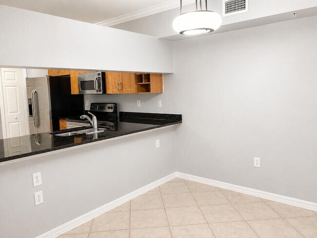 Building Photo - 6521 Emerald Dunes Dr