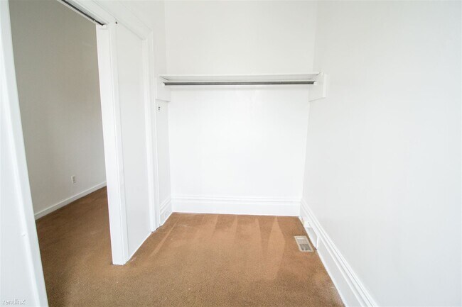 Building Photo - 3 br, 1 bath House - Uptown close To Point...