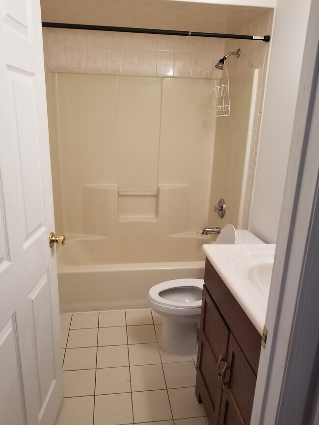 308 Avenel St Unit 2ndfloor, Avenel, NJ 07001 Apartments in Avenel