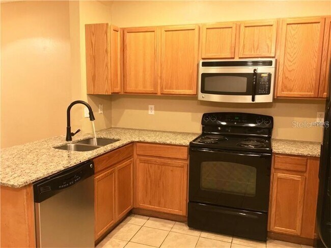 Foto del edificio - 6435 Osprey Lake Cir