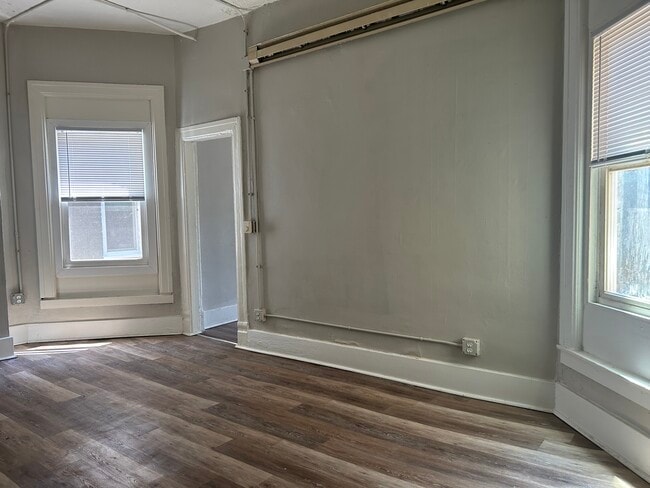 Livingroom - 1021 3rd Ave