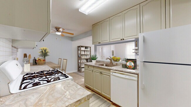 Cocina / Comedor - 368 Farmingdale Cir