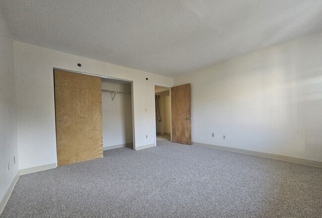 Foto del edificio - 144 North Beacon St