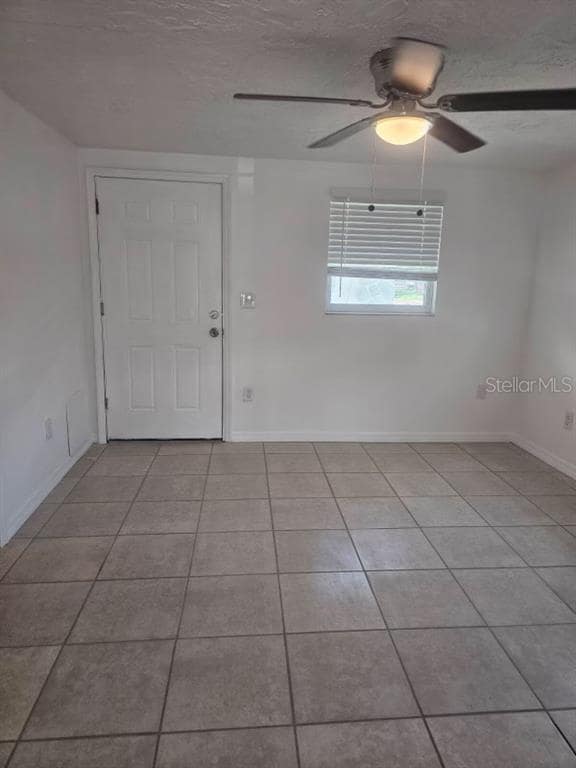 Building Photo - 9820 Hidden Ln