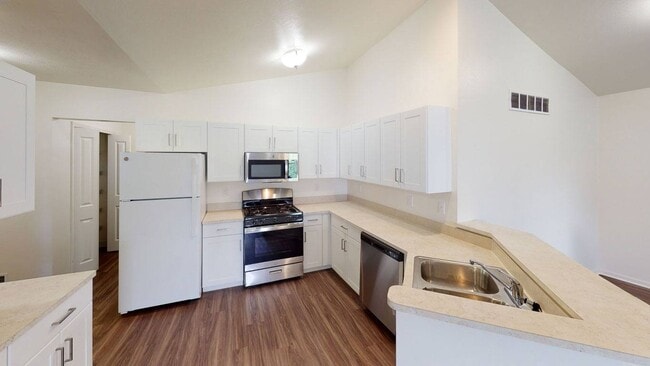 Building Photo - Gull Prairie/Gull Run Apartments and Townhomes