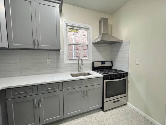 Foto del edificio - 250 E 207th St