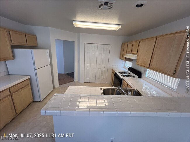 Foto del edificio - 8013 Mt Harris Ct