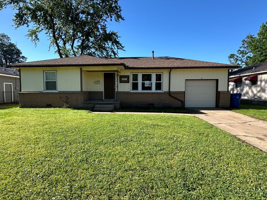 Foto principal - Charming updated BA home!