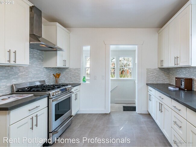 Foto del edificio - 2 br, 1 bath House - 5528 SE Belmont Street