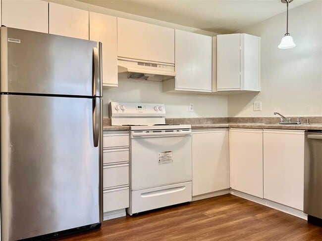 Building Photo - 1283