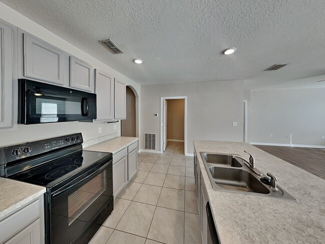 Foto del edificio - 361 Honey Bell Rd