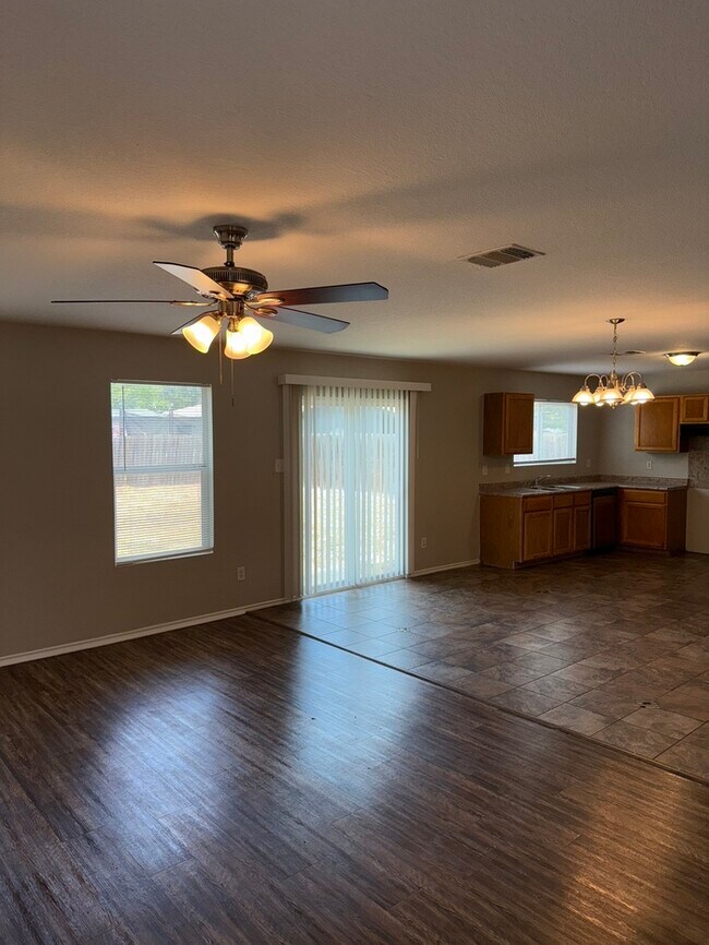 Building Photo - 3551 Horizon Lake