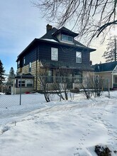 Building Photo - 624 E 6th St