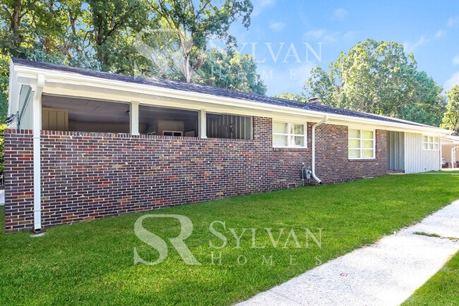 Building Photo - At Last, This Is What You Have Been Searching For!