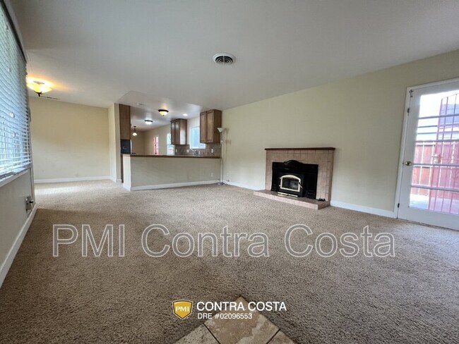 Foto del edificio - 4401 Harmon Rd