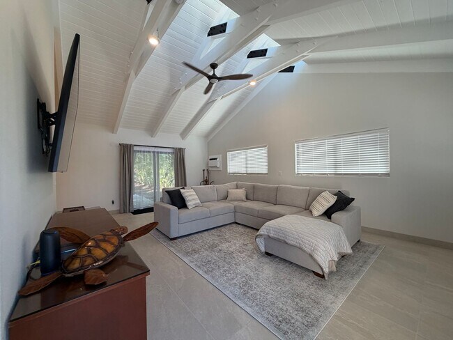 Building Photo - Furnished 4 Bedroom 3.5 Bathroom Whites Sands Beach