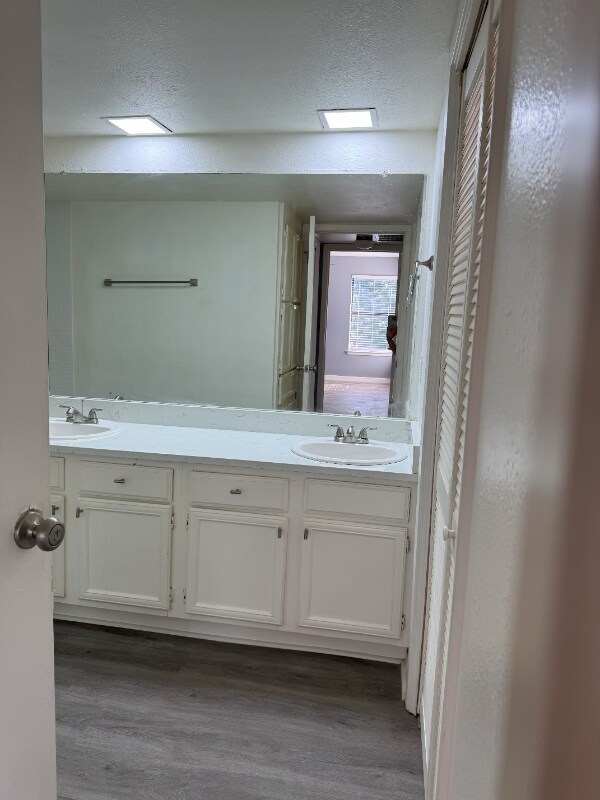 Building Photo - 5414 Lakeview Pkwy