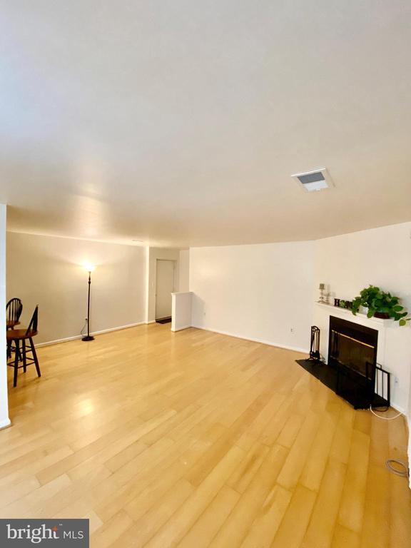Building Photo - 208 Spring Maiden Ct