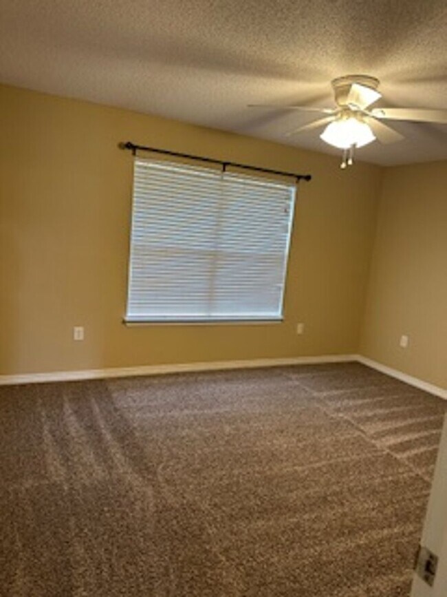 Building Photo - 5180 Whitehurst Ln