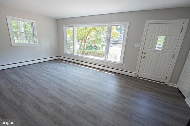 Building Photo - 421 Monticello Ave