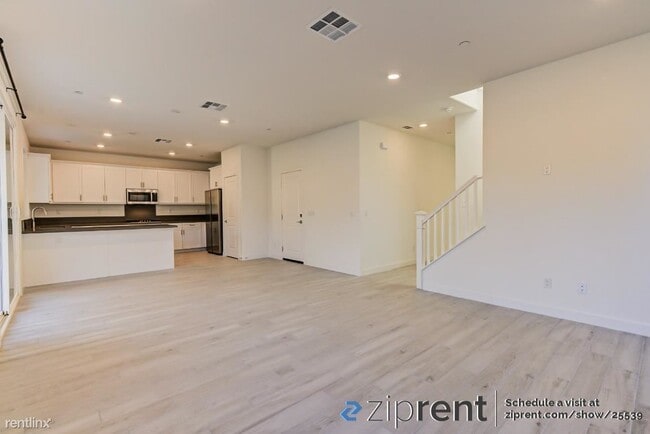 Building Photo - 3 br, 2.5 bath House - 35431 Bains Ave, Pa...