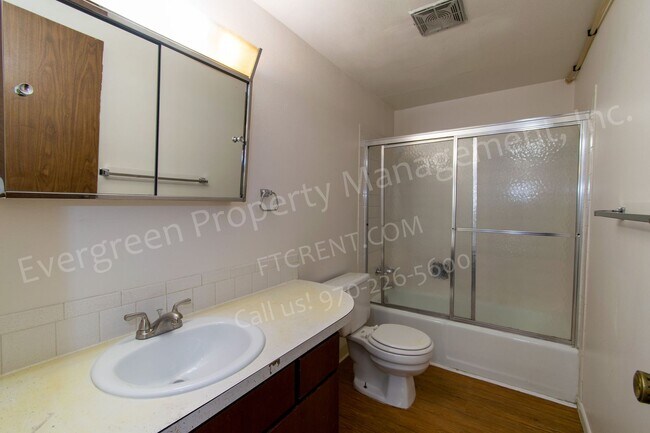 Foto del edificio - 2949 State Farm Rd