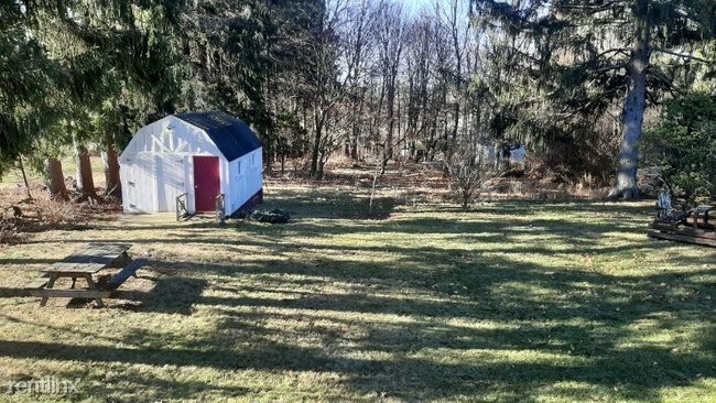 Building Photo - 3 br, 1 bath House - 636 New Harwinton Road
