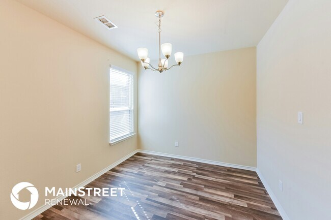Foto del edificio - 128 Creek Terrace Dr