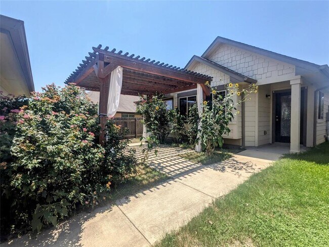 Foto del edificio - 242 Rock Bluff Ln
