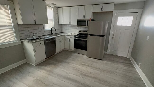 Building Photo - 954 Heyl Ave.