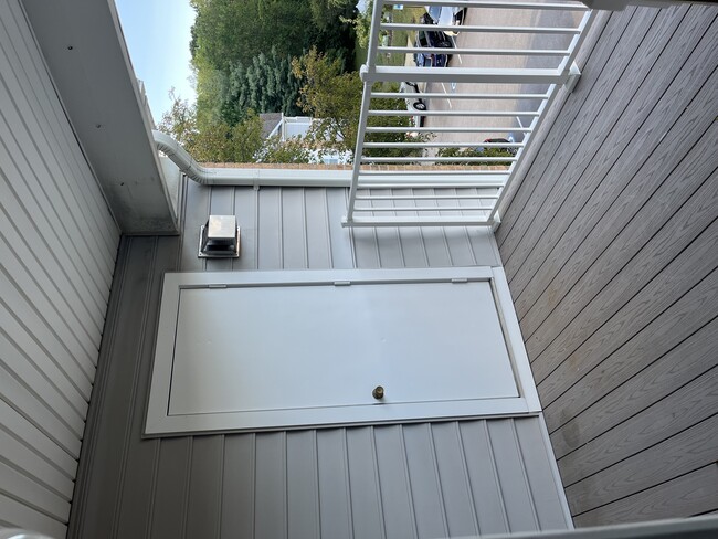 Porch (sideways, sorry) - 2013 Governor Thomas Bladen Way