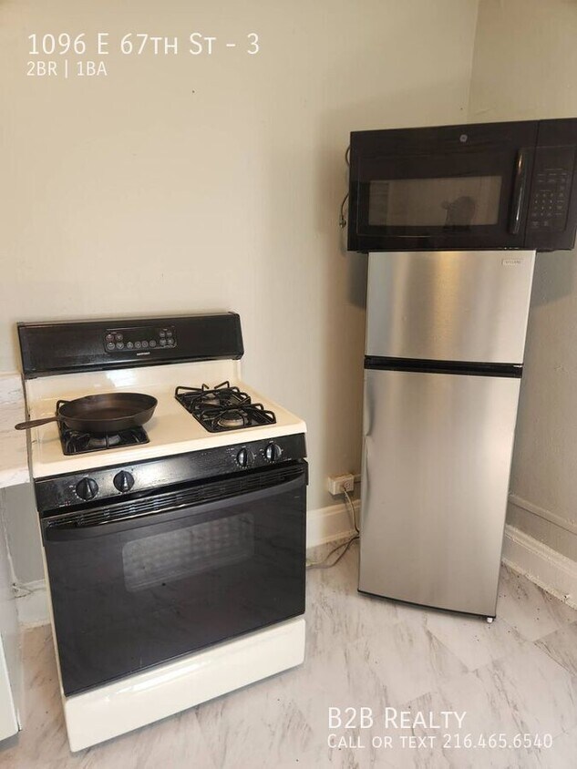 Foto principal - 1096 E 67th St