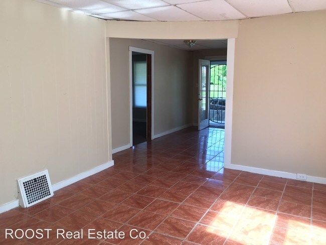 Building Photo - 3 br, 1 bath House - 333 W Grand Ave