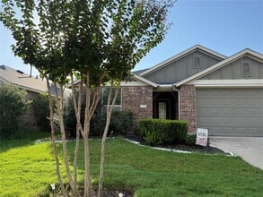 Building Photo - 235 Stoneroller Dr